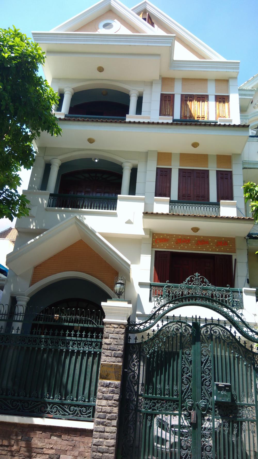 Bán nhà riêng tại đường Nguyễn Trọng Tuyển, Phú Nhuận, Tp.HCM, diện tích 450m2, giá 35 tỷ