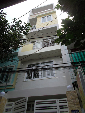 Cần vốn bán gấp nhà đẹp lung linh mặt tiền đường Nguyễn Ngọc Lộc, phường 14, quận 10. DT 7mx20m