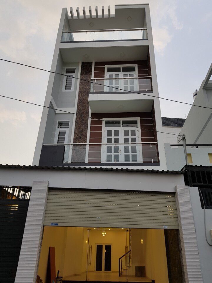 Bán nhà phố đường Lê Văn Lương, Làng Đại Học, DT 5m x 20m, 3 tầng, 4PN, giá 5.1 tỷ