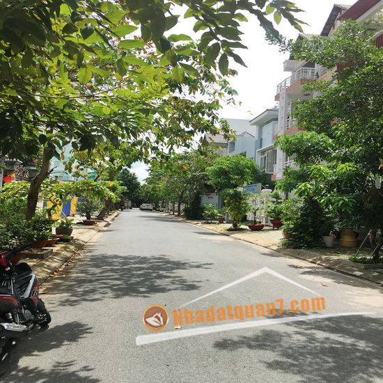 Cần bán biệt thự KDC Tấn Trường, phong cách hiện đại, mặt tiền đường Số 9, P. Phú Thuận, Quận 7