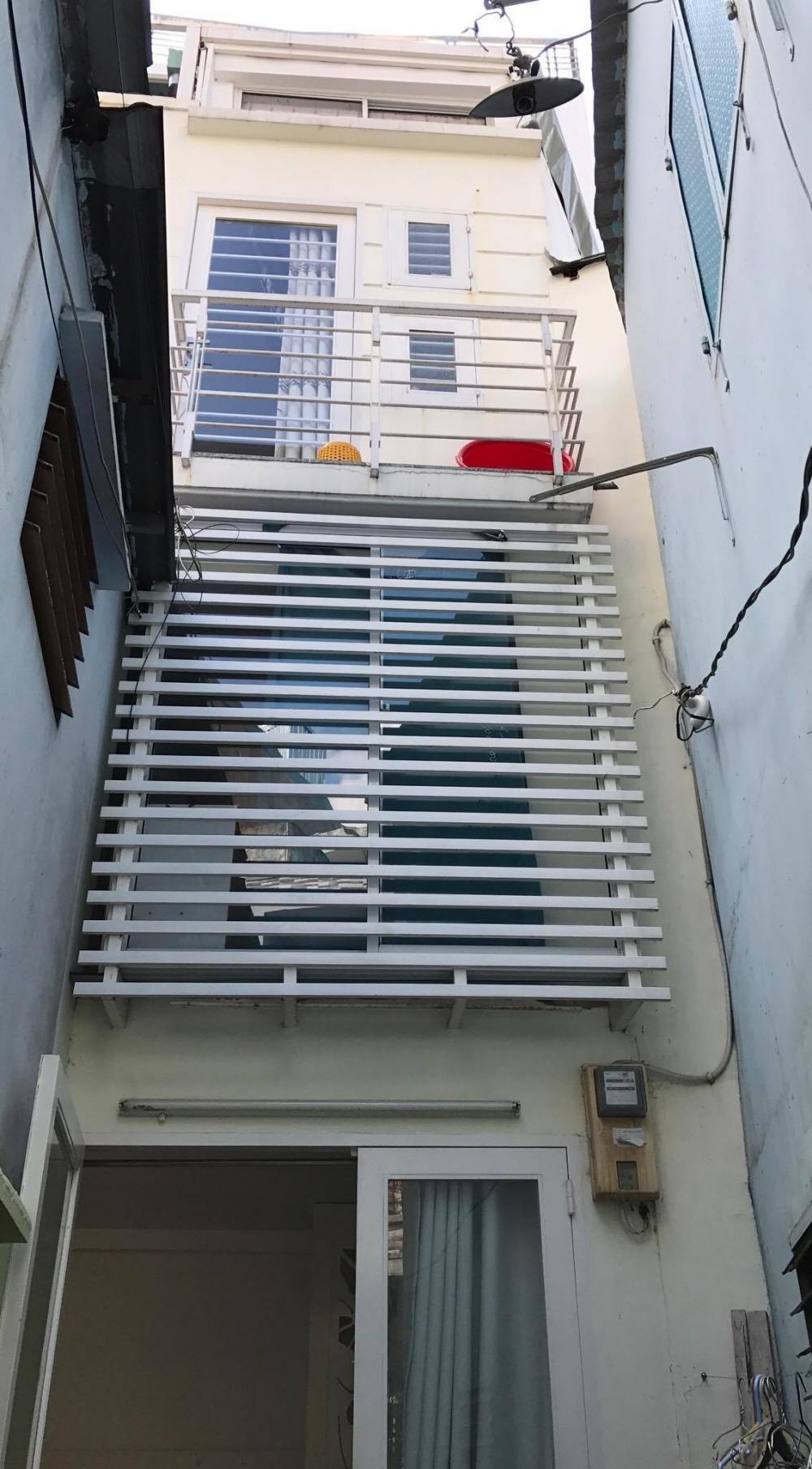 Nhà nhỏ đẹp Phan Đăng Lưu DT 15m2, 3x5m, 3 tầng, giá 1.6 tỷ