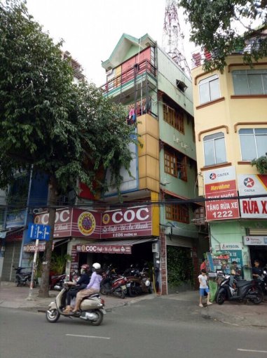 Bán nhà MT Nguyễn Trãi, P 8, Q 5 đoạn 2 chiều, DT: 4mx18m, khu thời trang