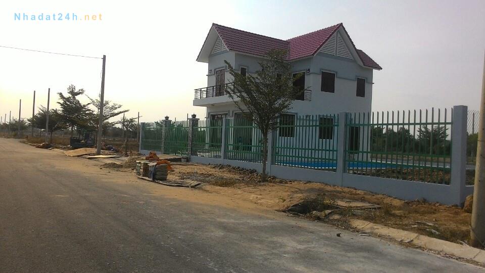 Bán nhà riêng tại đường 2C, Xã Phạm Văn Hai, Bình Chánh, Tp. HCM DT 100m2, giá 399 triệu