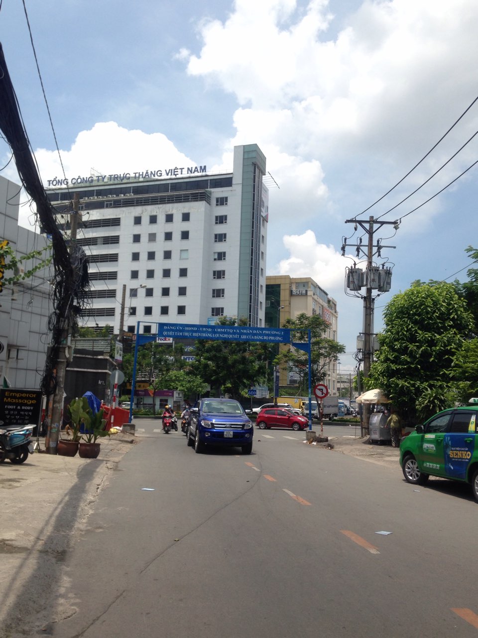 Tìm đâu ra đường rộng 15m Diện Tích: 9,2x14m giá 15,5 Tỉ khu Sân Bay Tân Sơn Nhất.