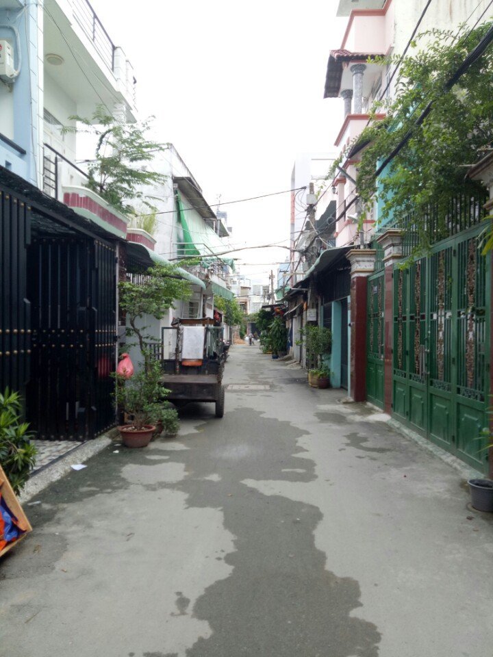 Nhà đường 6m thông HXT Nguyễn Tư Giãn p12 Gv