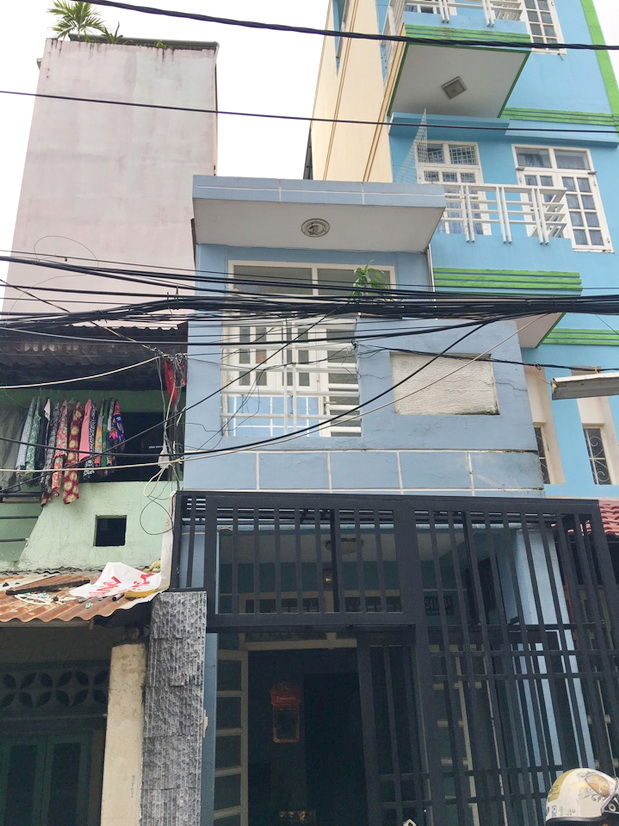 Bán nhà đường Bến Văn Đồn, Phường 5, Quận 4 (hẻm 241)