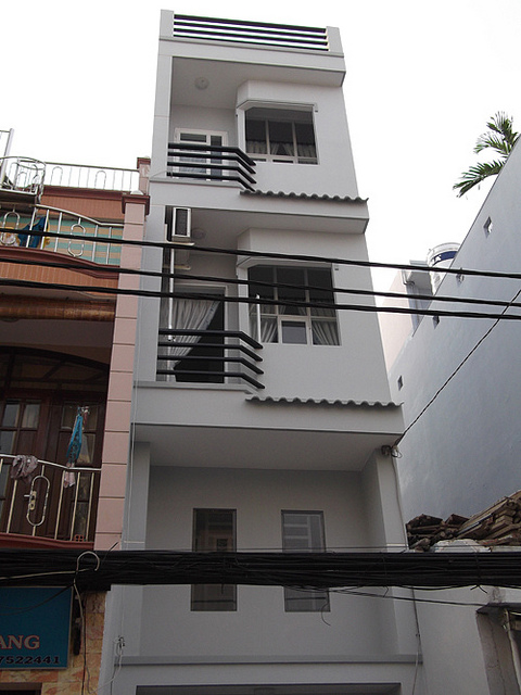 Bán nhà đẹp Quận 10, HXH Nguyễn Tri Phương gần Nhật Tảo. DT: 5*12m, trệt lửng 3 lầu