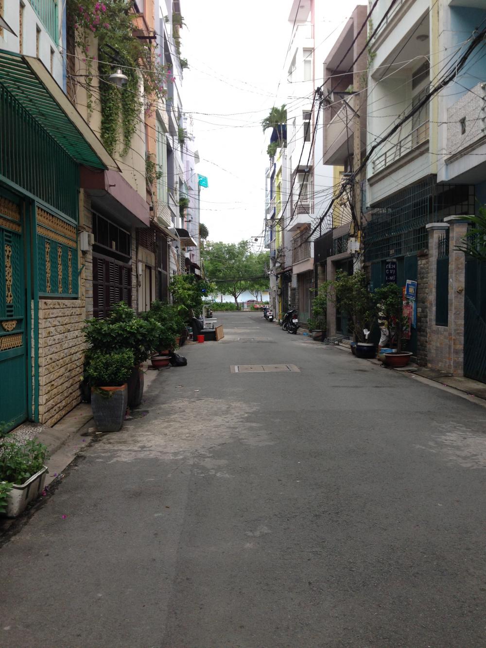 Bán nhanh gọn nhà hẻm nhựa xe hơi quay đầu 8m Huỳnh Văn Bánh, Q. Phú Nhuận