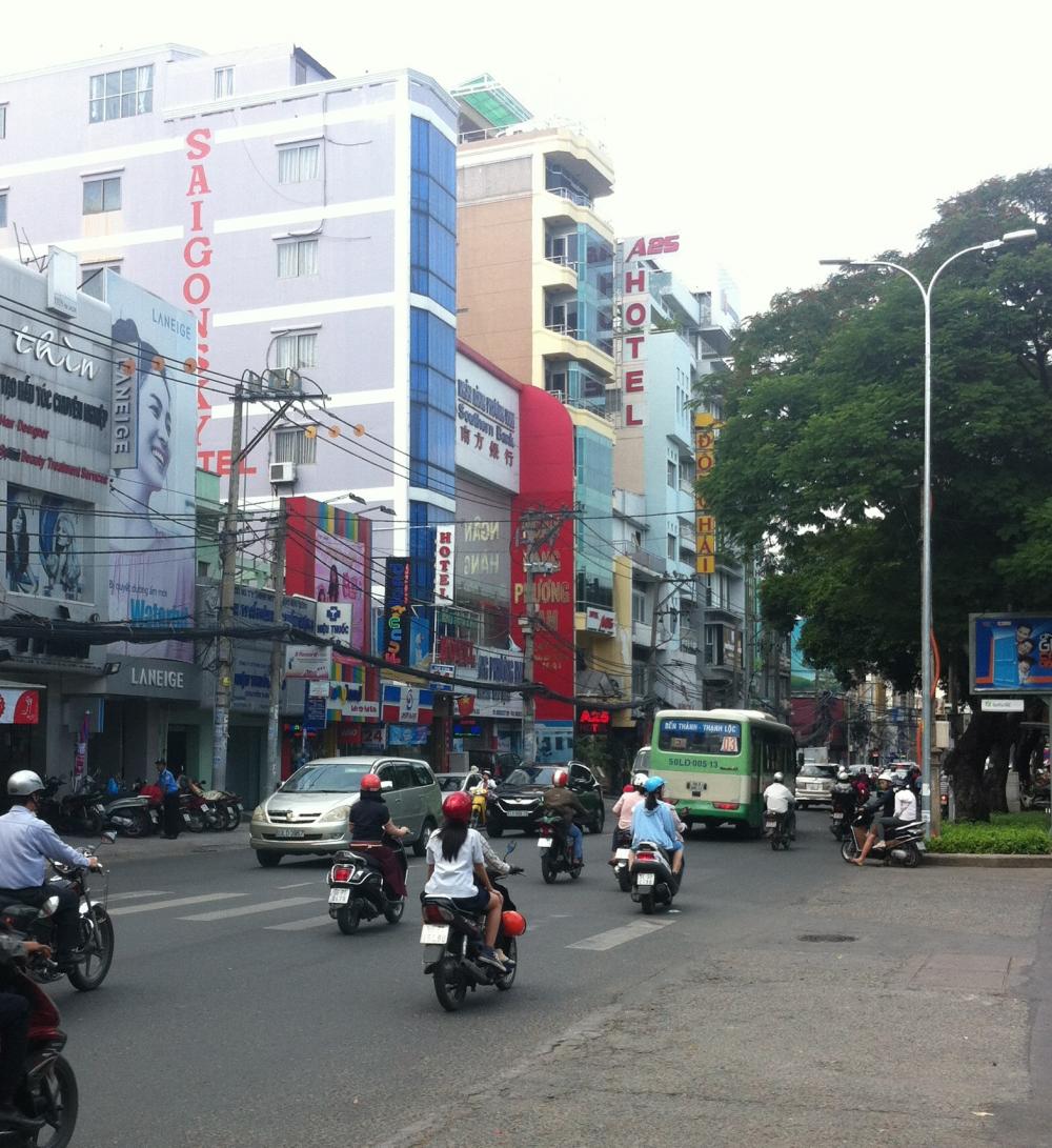 Bán gấp nhà đường Phổ Quang, DT 20x22m, GPXD 8 lầu, ngay gần Hoàng Văn Thụ, giá 90 tr/m2