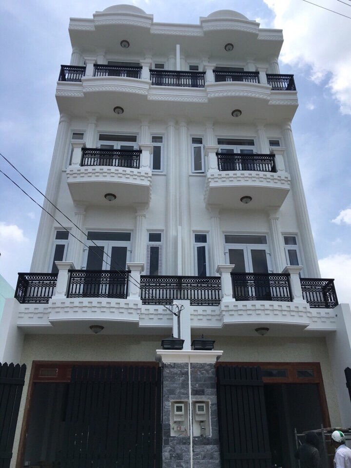 Bán nhà dọc Quốc Lộ 13 và Phạm Văn Đồng, đúc 3 tấm, Coopmart Bình Triệu, giá chỉ từ 3 tỷ