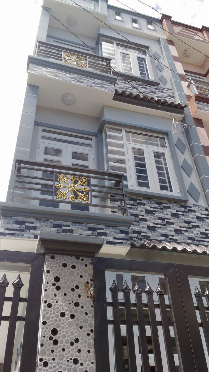 Tại sao nhà mới 2 lầu đường Nguyễn Văn Quá bán trong 1 nốt nhạc, diện tích đa dạng: 4x9m, 4x10m