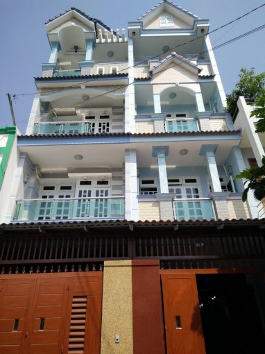 Định cư nước ngoài bán gấp nhà hẻm 4m Trần Hữu Trang, Q. Phú Nhuận