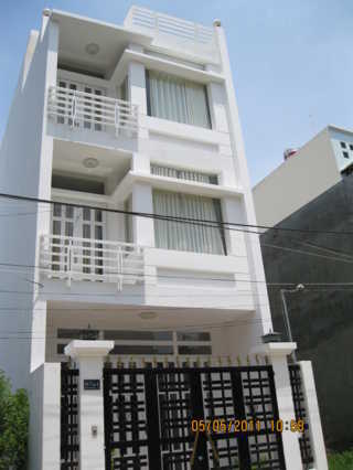 Xuất cảnh cần bán nhà 7 tầng mặt tiền Trần Quang Diệu. DT 10m x10m