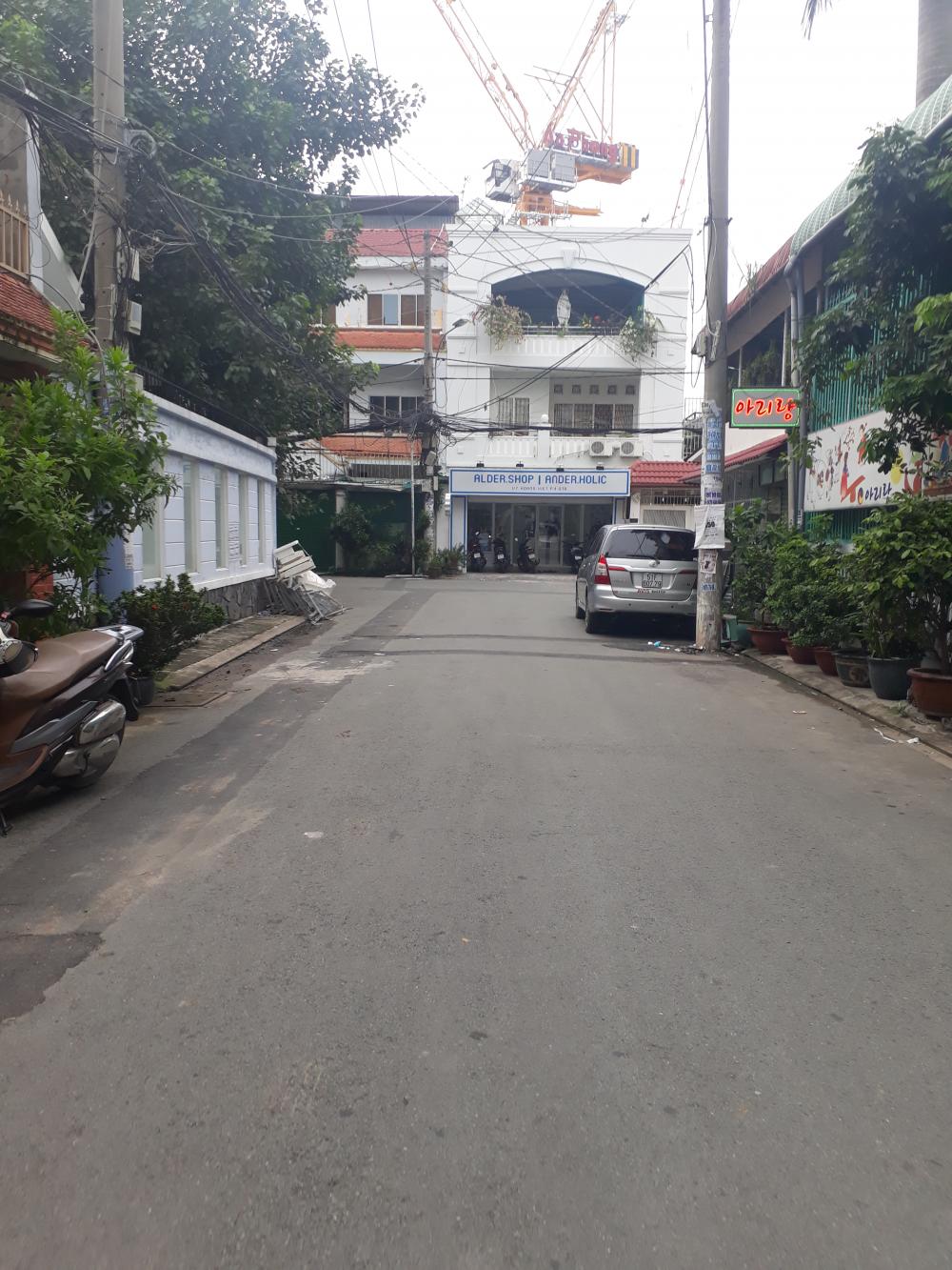 Villa 2MT Hoàng Việt, Tân Bình. DT 12,6x22m (S: 341m2), 2 lầu, ĐCT 2500USD