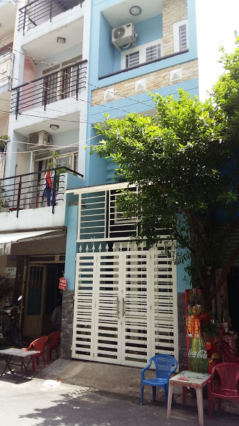 Bán gấp nhà khu phố Nhật Thái Văn Lung, Bến Nghé Q.1. DT 4x18m 5 tầng thu nhập hơn 200tr