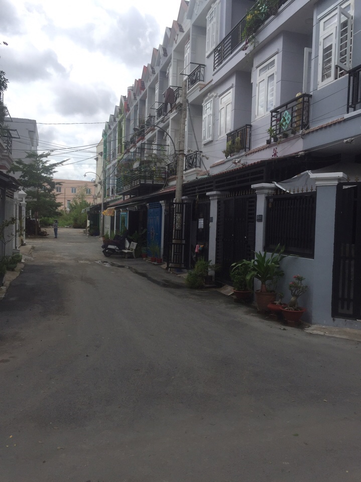 Bán nhà tại khu dân cư Phú Xuân mới, giá rẻ, nhà phố liền kề, an ninh tốt