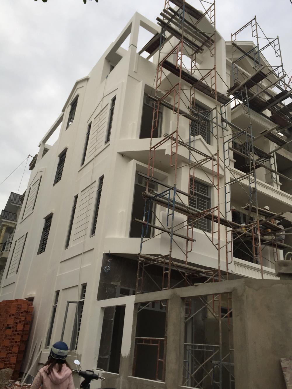 Bán nhà mới xây móng ép cọc đường nhựa 5m, sổ hồng, đường Số 8 phở Ao Sen