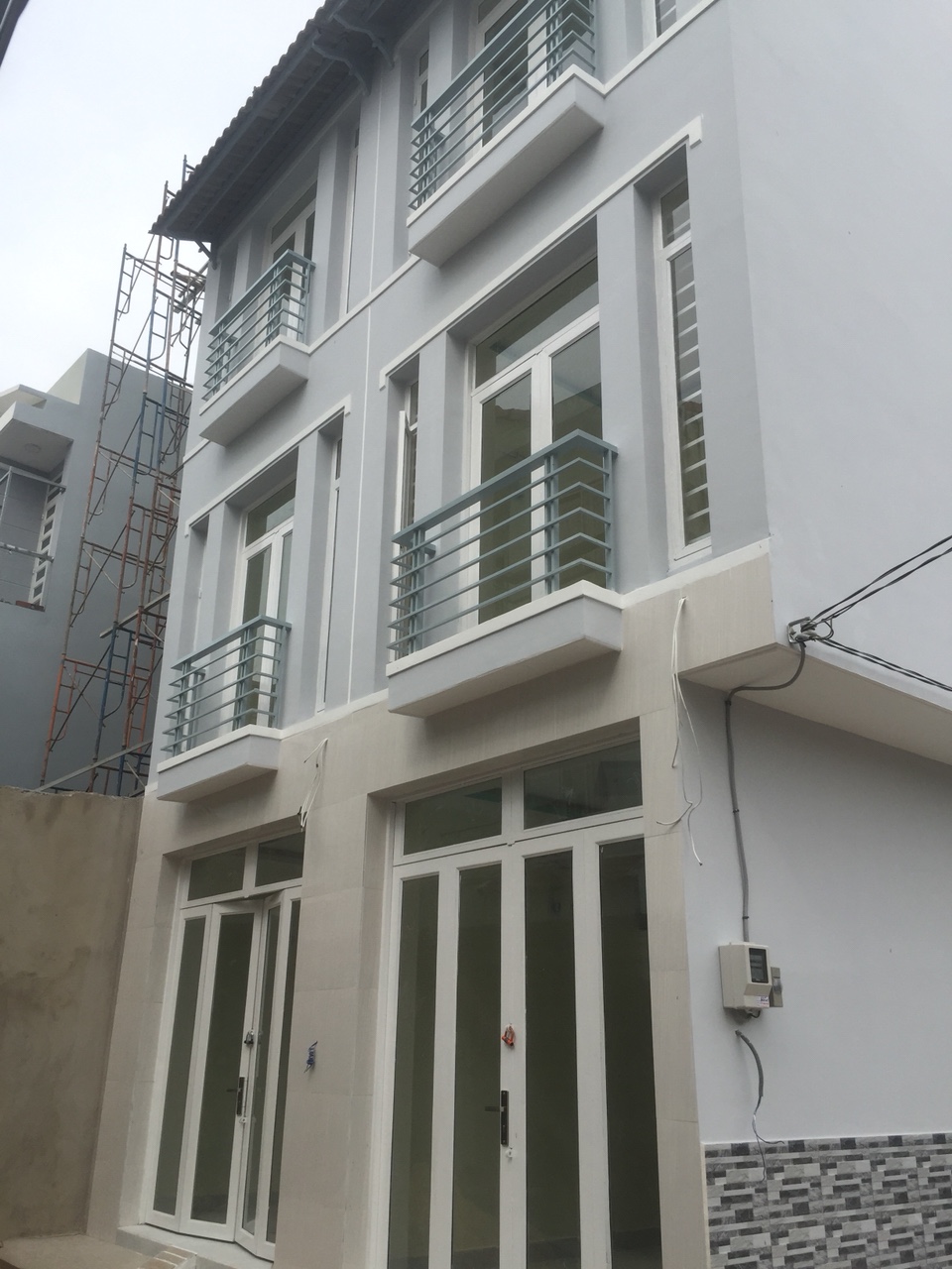 Phạm Hữu Lầu, nhà mới 100% đúc 2 lầu (4x8M), 4PN hẻm xe hơi