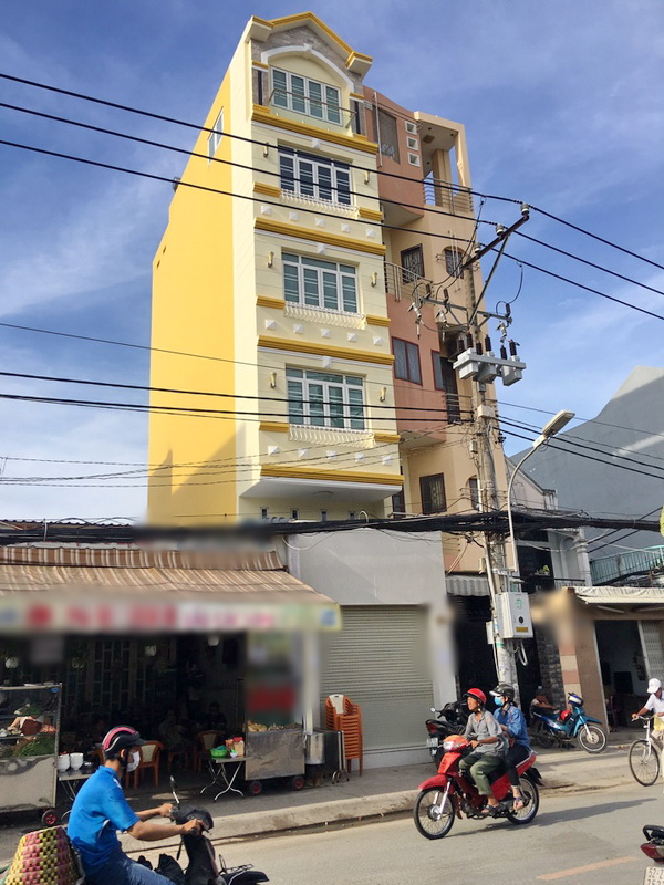 Bán nhà mặt tiền   đường Tôn Thất Thuyết  Phường 16  tiện kinh doanh buôn bán