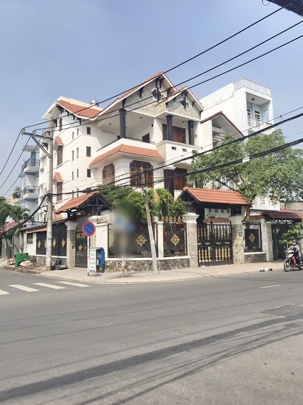 Định cư nước ngoài cần bán gấp biệt thự góc 2 mặt tiền đường số Lâm Văn Bền P. Tân Quy Quậ
