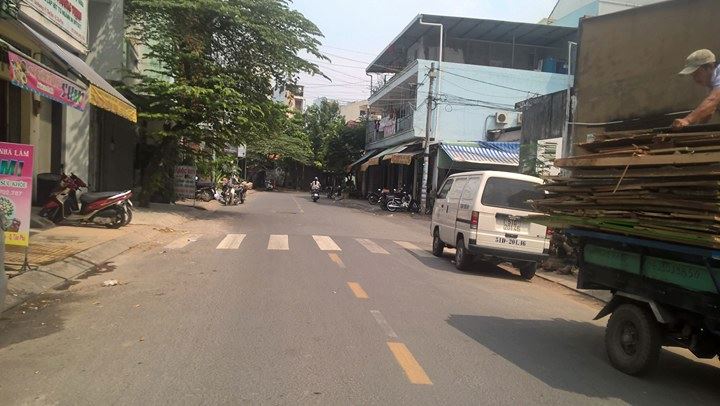 Nhà MTNB Lê Lâm, Phú Thạnh, Tân Phú, DT 4,2x19m, trệt, lửng, lầu
