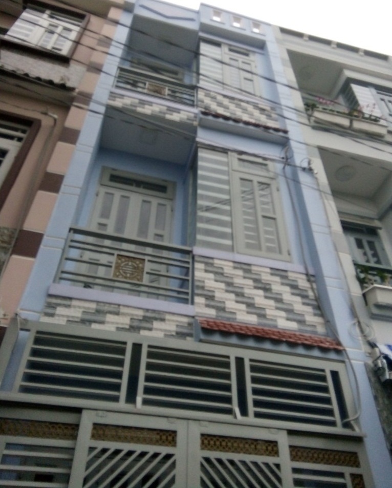 Nhà đúc 3 tầng 3pn, 3wc ngay ngã tư QL1A-Tô Ngọc Vân 50m