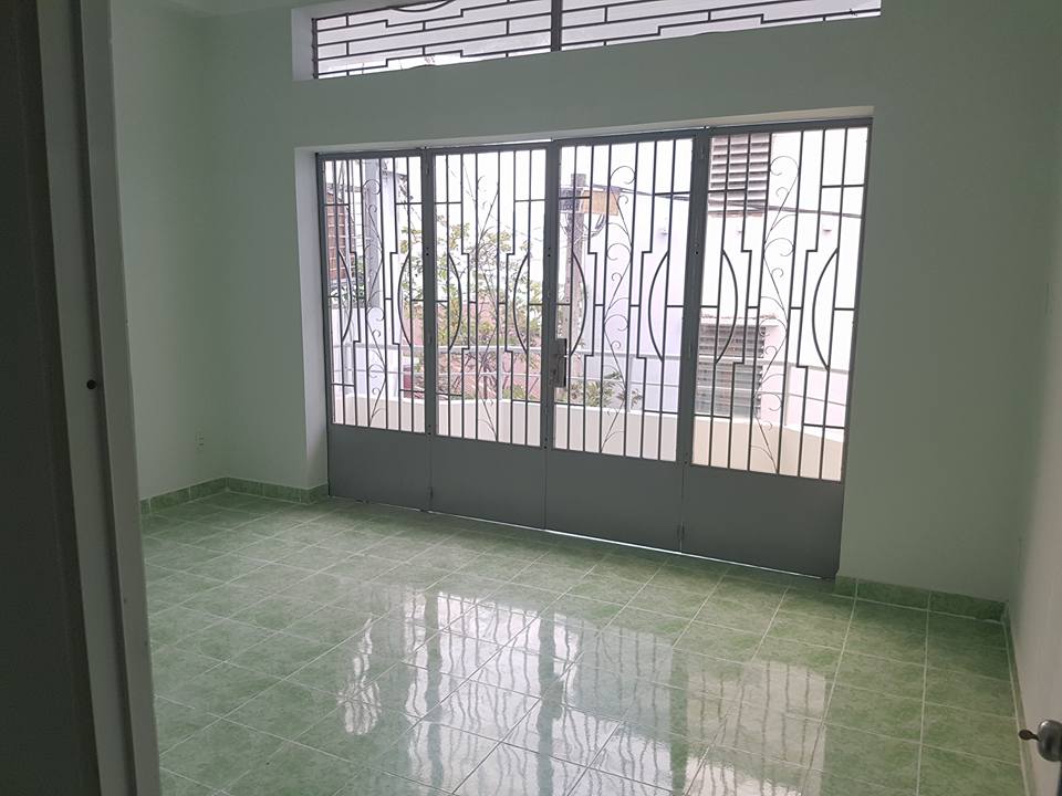 Cần bán gấp nhà HXH, đường Nguyễn Kiệm, DT 42m2, Giá 4.6tỷ. 