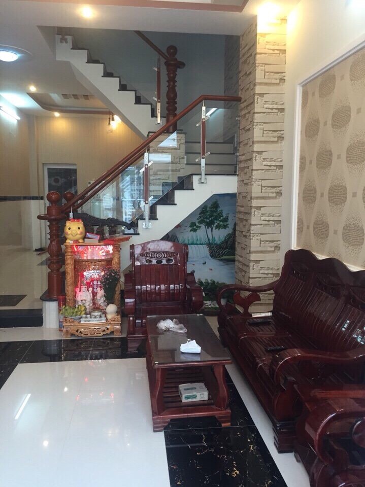 Cần bán nhà 2 lầu đẹp, hẻm 52 Nguyễn Thị Thập, Quận 7, DT: 4,5x18m. Giá mềm 3,9 tỷ