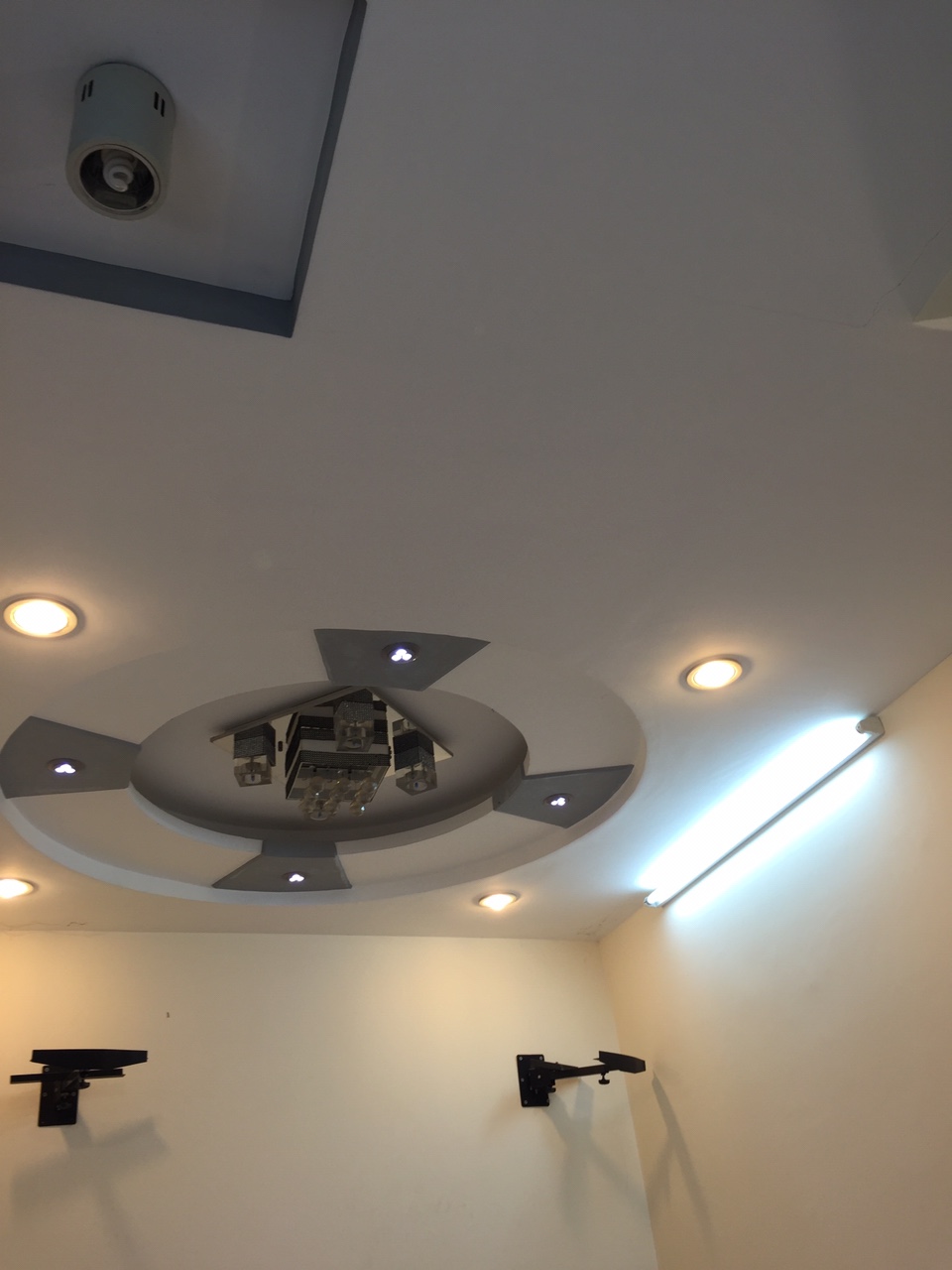Bán nhà 37/22 Lương Ngọc Quyến, DTKV 3x8.5m, 3 tầng, PK, bếp, 2PN, 3WC, 3ML, giá 1.99 tỷ TL