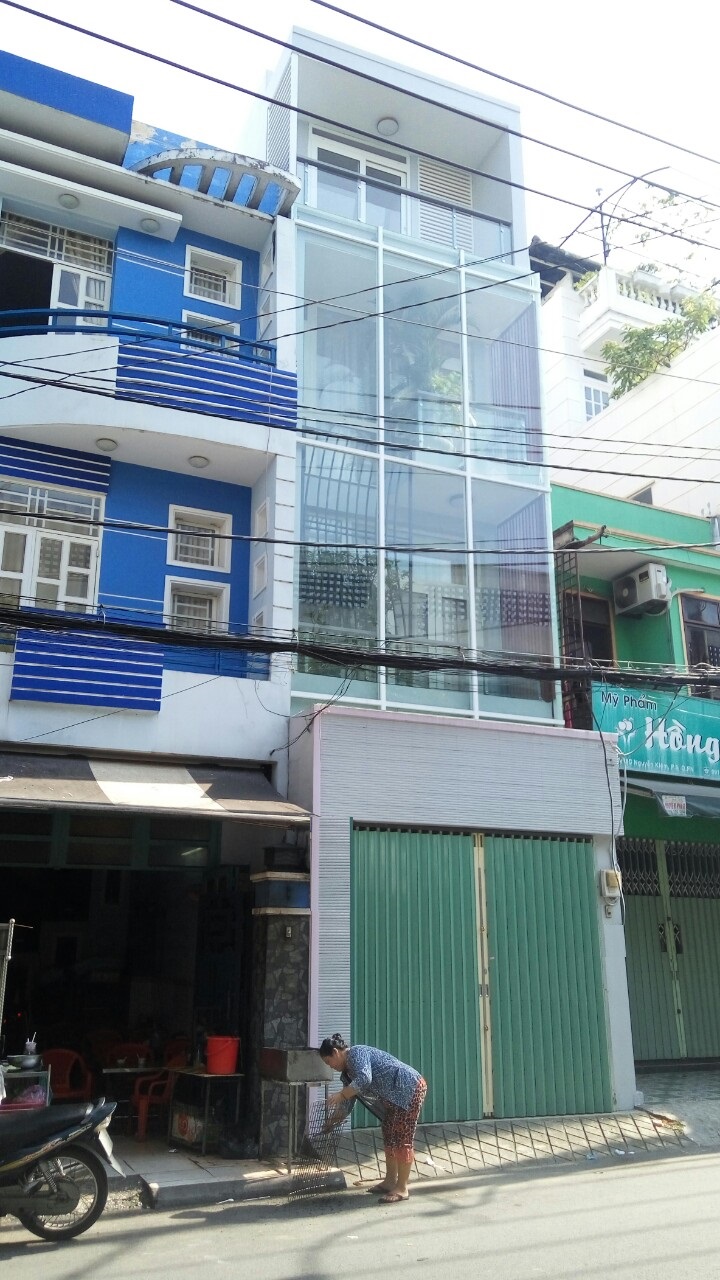 Nhà mặt tiền Bùi Văn Thêm, vị trí vip