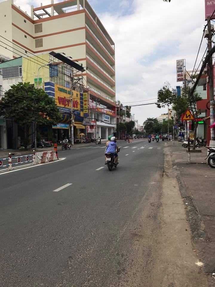 Bán nhà mặt tiền kinh doanh Nguyễn Sơn 4.2*19.5m, giá 9.1 tỷ cực hot