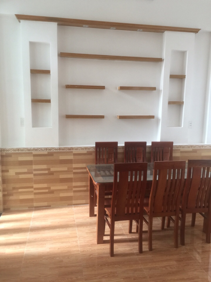 Nhà mới xây chất lượng tốt, nội thất cao cấp vị trí đẹp tại Phú Xuân, cần bán gấp