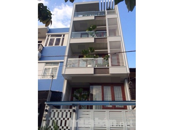 Đinh cư nước ngoài nên cần bán gấp căn nhà đường Nguyễn Trãi, DT: 3.6 x 8m, giá 9.7 tỷ