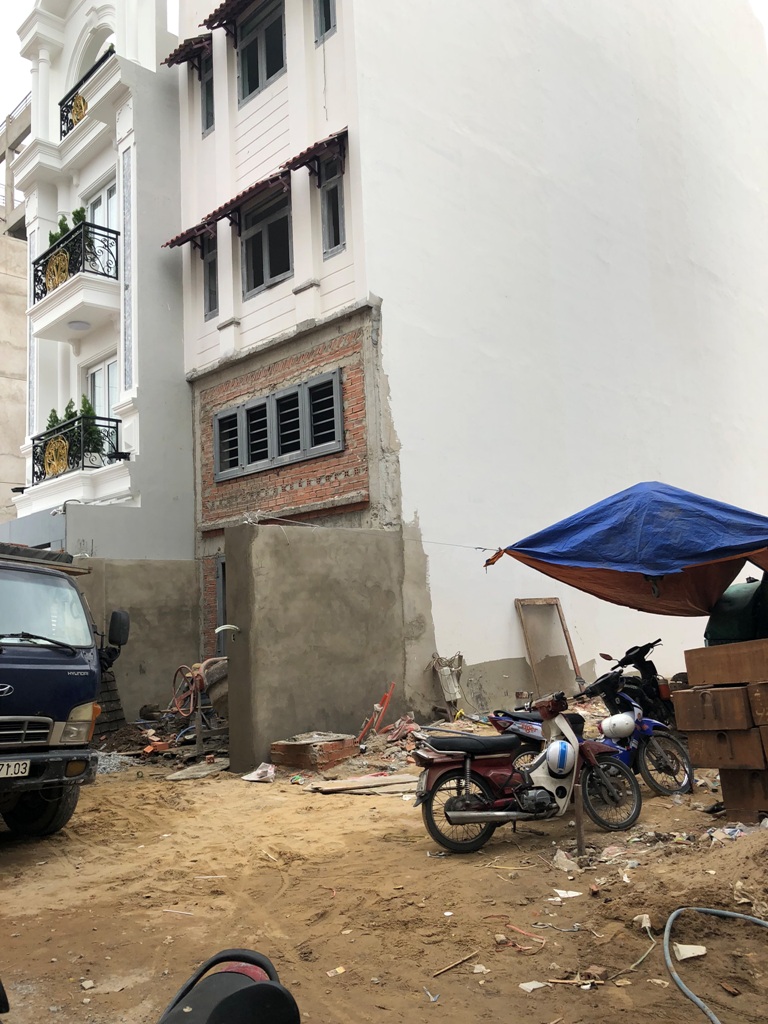 Nhà nát H5m Phạm Văn Đồng, P13, Bình Thạnh bán