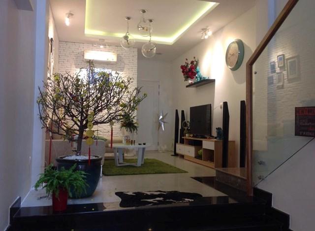 Bán gấp nhà MT Nguyễn Thượng Hiền Quận 3 giá rẻ bất ngở 12 x 32 nở hậu 16m