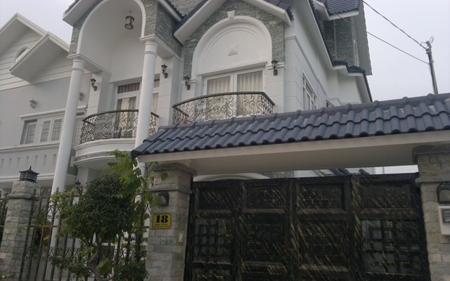 Bán gấp nhà đường Phổ Quang, DT 23x22m, GPXD 8 lầu, ngay gần Hoàng Văn Thụ, giá 90tr/m2