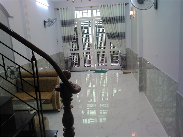 Cần bán Gấp nhà mt Hồ Xuân Hương 4,2 x 18,2 nhà 3 lầu tuyệt đẹp 
