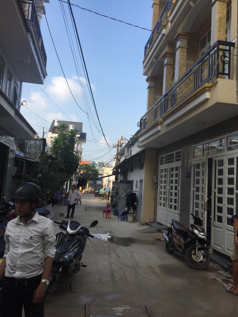 Nhà mới xây, 2 lầu, hẻm Nguyễn Ảnh Thủ, SHR