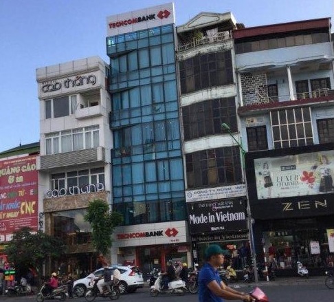 Nhà bán MT đường Trịnh Văn Cấn, P. Nguyễn Thái Bình Q. 1. DT: 4x17m, T 3L, cho thuê 90tr/th