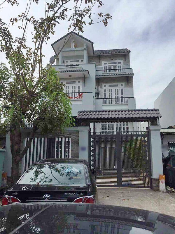 Xuất cảnh cần bán gấp biệt thự mặt tiền đường Nguyễn Văn Linh, P. Tân Thuận Tây, Quận 7