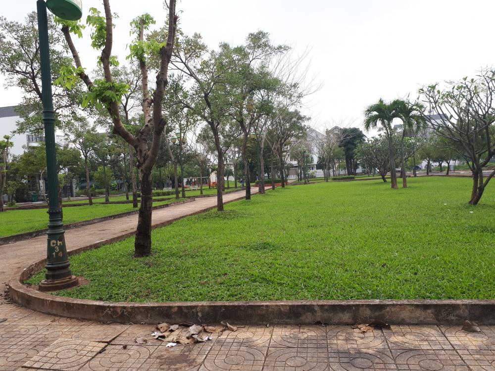 Bán nhà góc view công viên, KDC ven sông đối diện ĐH Rmit, phường Tân Phong, quận 7