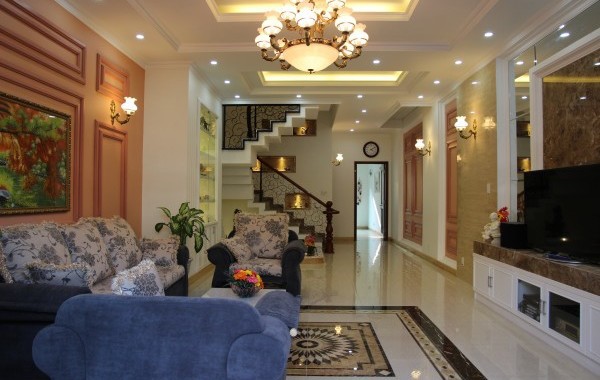 Bán gấp nhà mặt tiền đường Lê Văn Sỹ 5,5 x 30 nhà 2 lầu đẹp giá rẻ bất ngờ