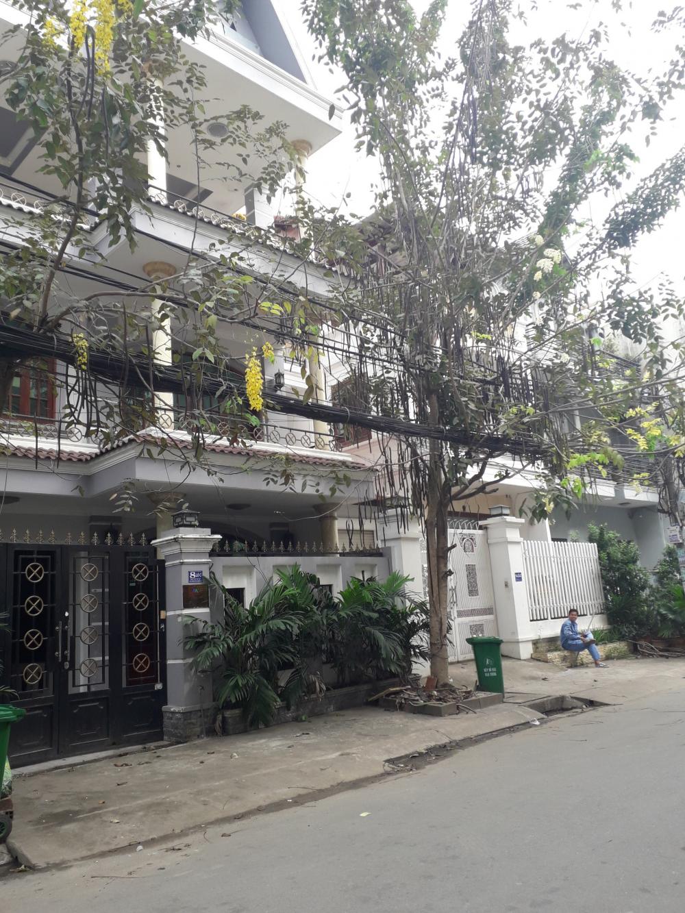 Bán nhà mặt phố tại Số 8, Đường Nguyễn Văn Quỳ, Phường Bình Thuận, Quận 7, Tp. HCM, diện tích 137m2