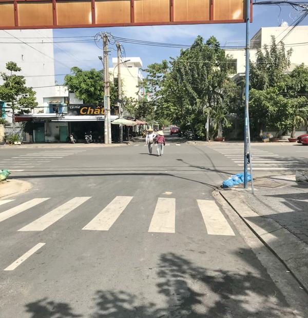 Bán gấp nhà cấp 4 góc 2 mặt tiền đường 11N khu CXNH P. Tân Thuận Tây, Quận 7