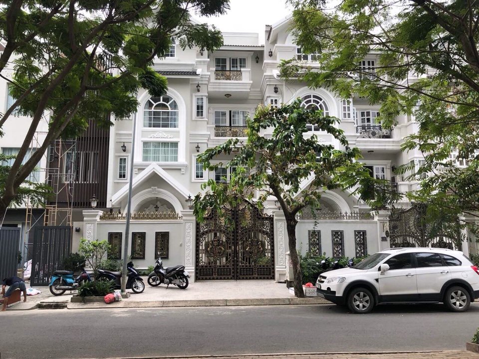 Cần bán căn biệt thự khu Tấn Trường, Số 5 đường Số 9, Phường Phú Thuận, Q7