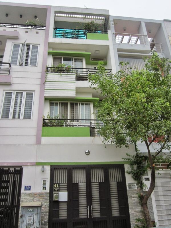 Nhà MT Lê Hồng Phong, Quận 10 cần bán, 3.5x16m, 2 lầu, giá cực rẻ