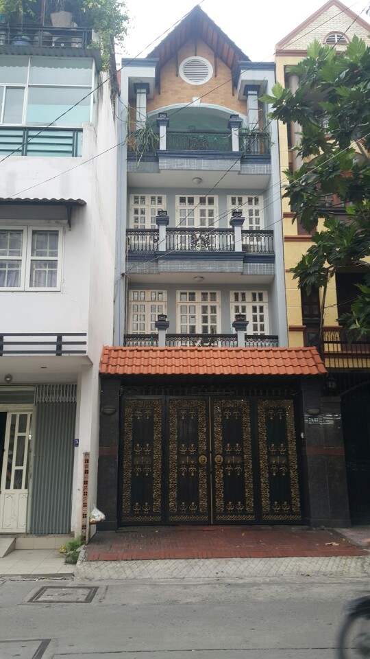 Bán nhà mặt tiền đường Nguyễn Tiểu La, Q10, DT: 4 x 13m xây dựng 2 lầu đẹp, giá 12 tỷ TL