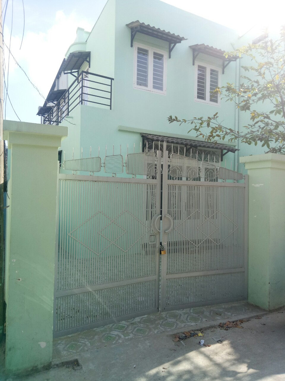 Bán nhà 1 trệt, 1 lầu, đường Bình Phú, phường Tam Phú. Giá 1.95 tỷ