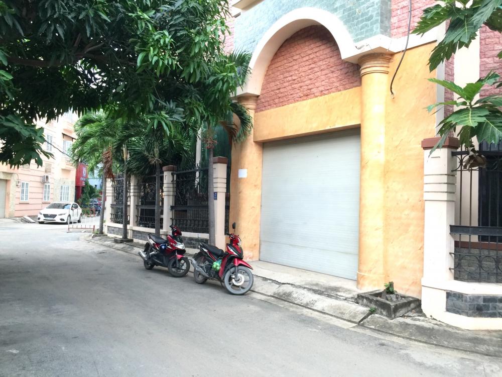 Bán biệt thự góc 3 mặt tiền nội bộ KDC đường Tân Quy Đông, P. Tân Phong, Q7, DT 160m2