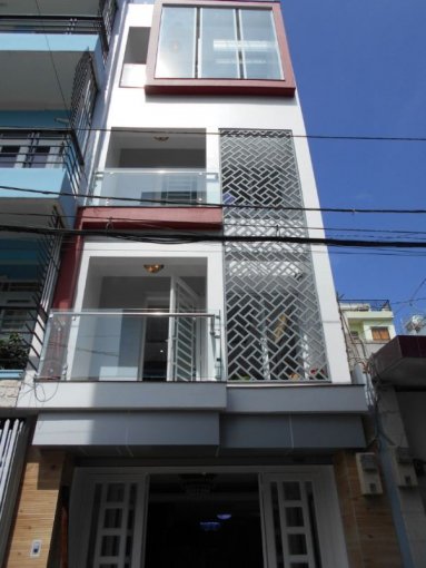 Bán nhà 2 mặt tiền Trần Minh Quyền, P.11, Q.10, diện tích 3.5x13m, trệt, 2 lầu giá chỉ 9.45 tỷ.